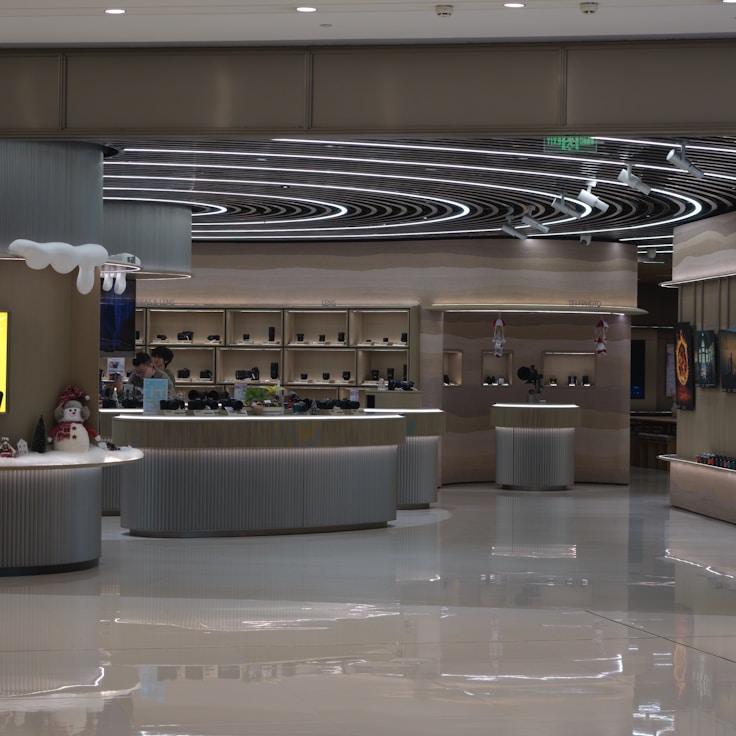 Family-friendly shopping and daily life in United Kingdom